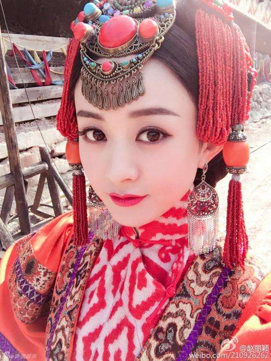 赵丽颖自爆颜值巅峰照:《老九门》剧照民族风红艳逼人