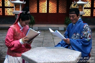 女医明妃传刘诗诗淡定应对重口味 婚礼请柬藏