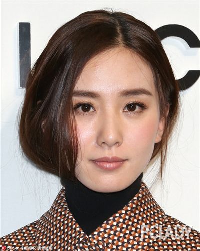 颜值下跌？ 90后郑爽惨输林心如