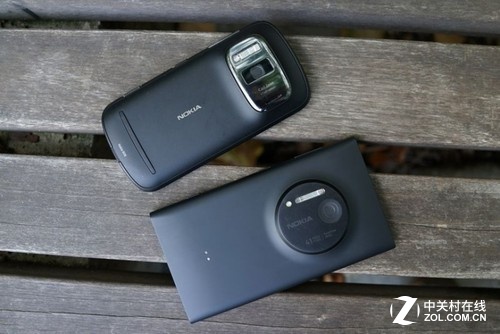 從凸起到扁平 攝像頭見証手機工業發展 