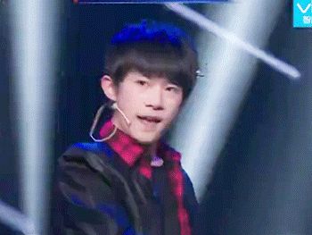 烊千玺bangbangbang燃爆全场 TFBOYS舞蹈担