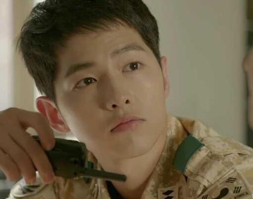 宋仲基妹妹曝光:兄妹画风差太多引吐槽 宋仲基