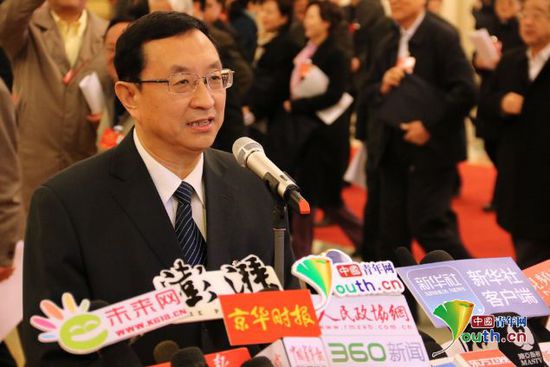 陆川2020年gdp_央视主持人胡蝶二胎产后复出,身材发福太虚弱,网友 眼神好奇怪(2)