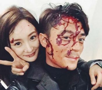 霍建华杨幂合影曝光 男方化受伤妆血流满面