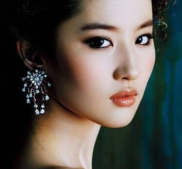 娱乐圈背景神秘明星:许绍雄与慈禧太后沾亲带