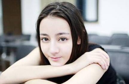 中国版她很漂亮演员阵容曝光 女主迪丽热巴引争议男主