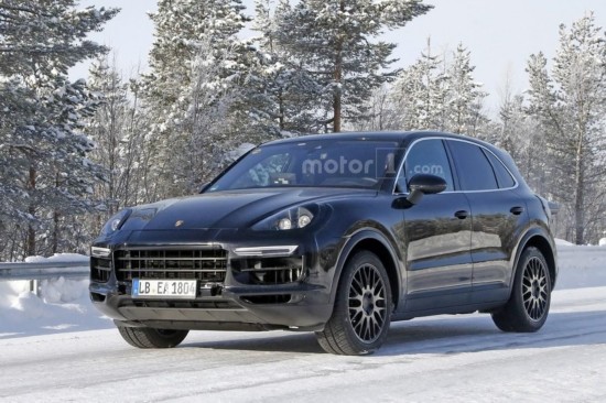 2018款保时捷卡宴原型车曝光 与宾利添越同平