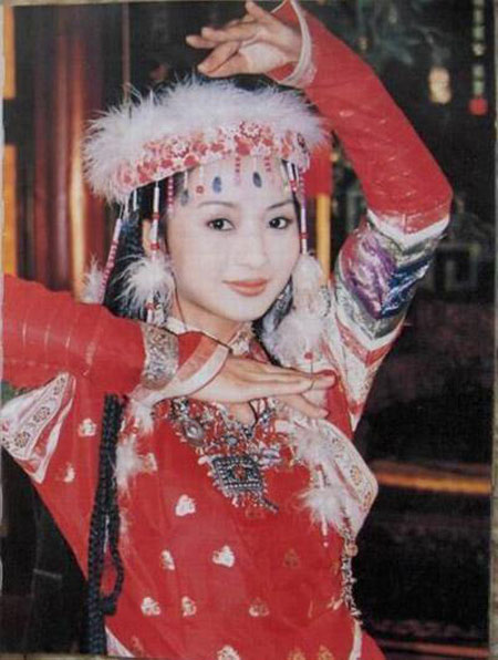 香妃15年前被甩出车外体无完肤 揭车祸内幕