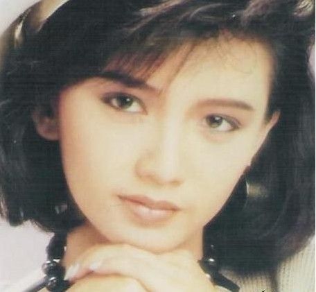 李嘉欣秀好身材否认怀孕 纯天然无ps八十年代大陆美女明星一览