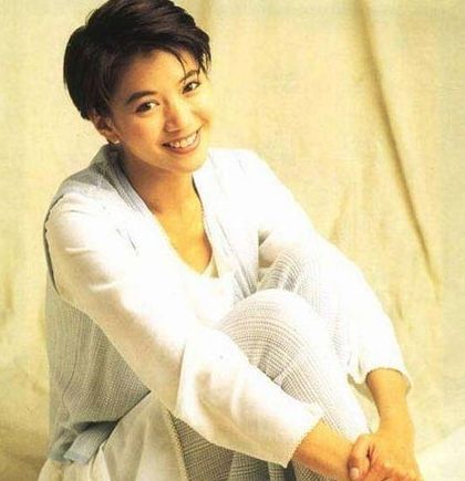 李嘉欣秀好身材否认怀孕 纯天然无ps八十年代大陆美女明星一览