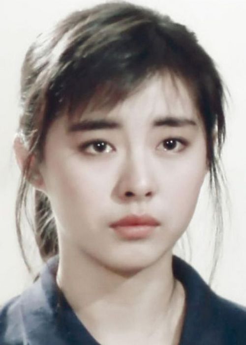 李嘉欣秀好身材否认怀孕 纯天然无ps八十年代大陆美女明星一览
