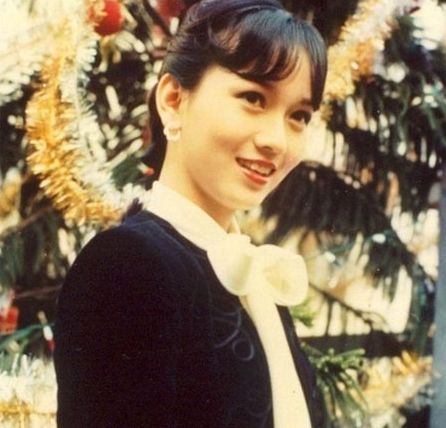 李嘉欣秀好身材否认怀孕 纯天然无ps八十年代大陆美女明星一览