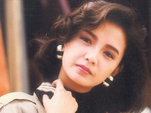 李嘉欣秀好身材否认怀孕 80年代纯天然无ps香