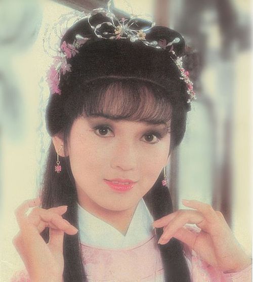 李嘉欣秀好身材否认怀孕 纯天然无ps八十年代大陆美女明星一览