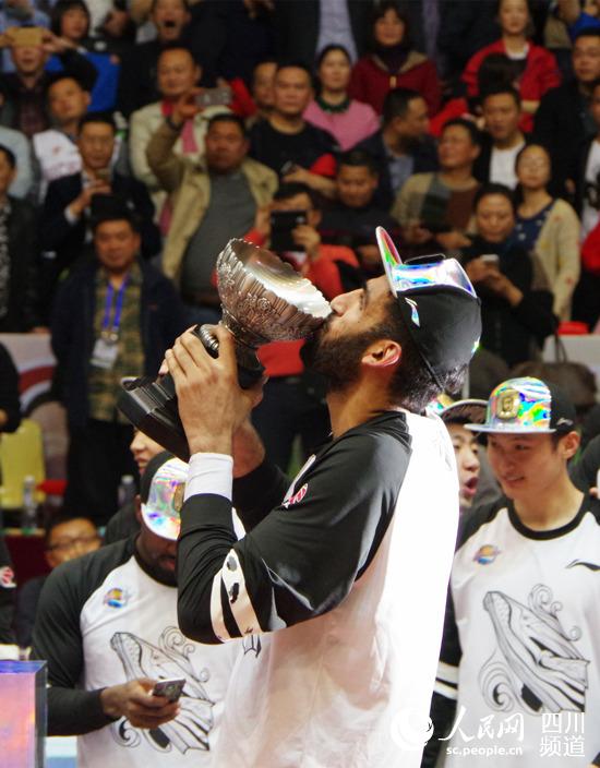 CBA:四川总比分4-1辽宁夺冠 哈达迪当选总决