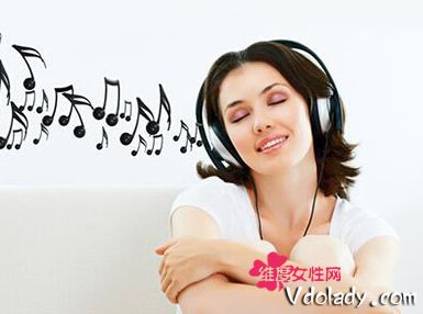 女子戴耳机患突发耳聋 竟是每天听音乐音量开