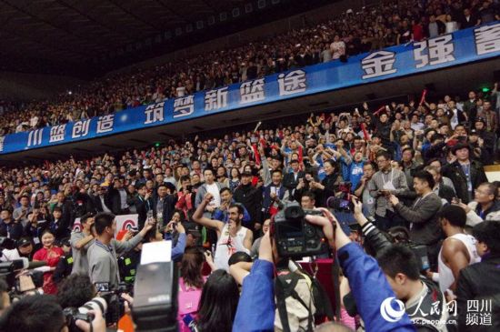 CBA:四川总比分4-1辽宁夺冠 哈达迪当选总决