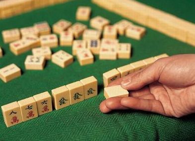 打麻将一年输4万 透视麻将起疑心被骗(组图)