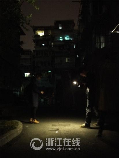 杭州小区一死婴被包裹在垃圾袋内遭空抛