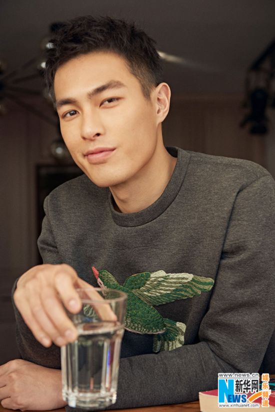 杨佑宁杂志大片曝光 化身暖系男友治愈力max