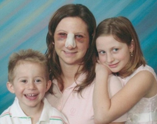 专坑孩子到永远 熊妈们的家庭照片令人哭笑不