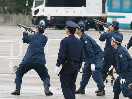 东京警视厅开展反恐演习 以应对自杀式爆炸袭击-日本频道-人民网