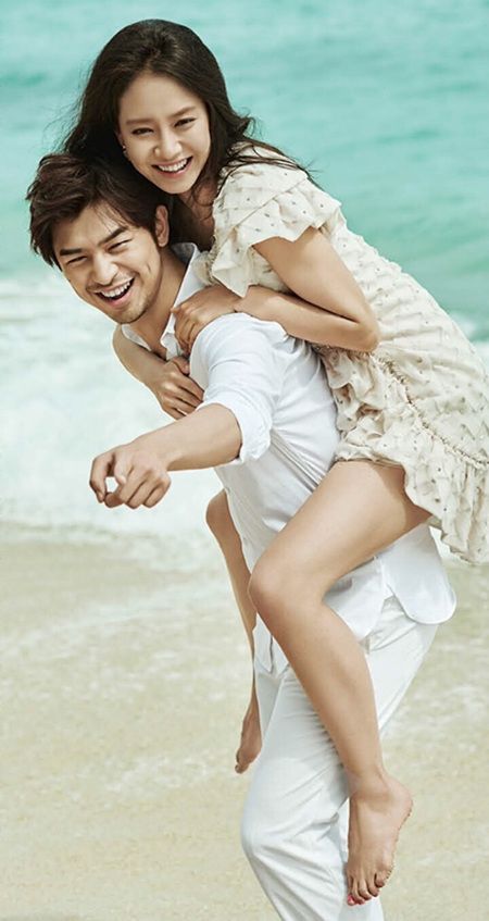 “橙汁夫妇”陈柏霖、宋智孝同框登杂志封面 海滩玩耍画面浪漫唯美--江西频道--人民网