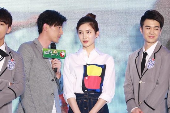 胡歌江疏影旧爱同台! 为戏站台胡歌大方感慨“心有遗憾”