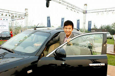 邓超秀恩爱创意拍照 揭秘邓超孙俪的家庭背景