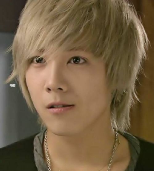 盘点最优娃娃脸韩星前二十:EXO朴灿烈2PM