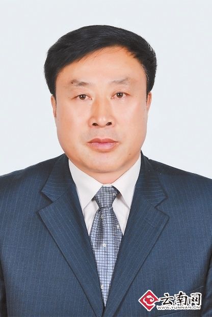 永胜县委常委,丽江地区教委副主任,丽江地区行署教育局局长,党组书记