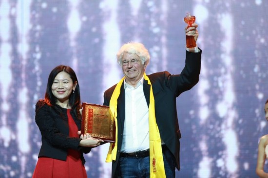 第18届华鼎奖澳门颁奖许晴封后林心如祝贺“胡霍”