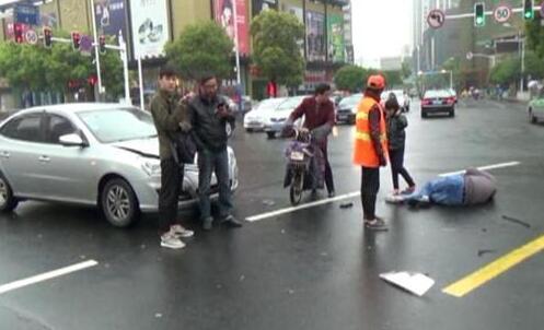 常州一头像带重伤骑行电动车闯红灯被撞纹身黑白女孩女生市民图片
