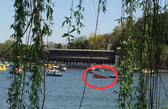 北京北海公園“龍卷風”吹翻游船？那是塵卷風