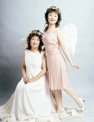  李湘晒温馨全家福  王诗龄变大姑娘 盘点明星与