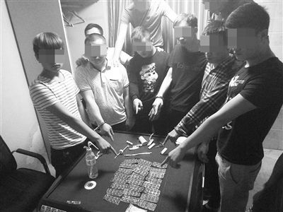 职业哭丧人一年哭300多天 40分钟挣800元