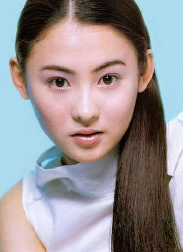 张柏芝复出影坛 王菲谢霆锋深夜牵手虐狗