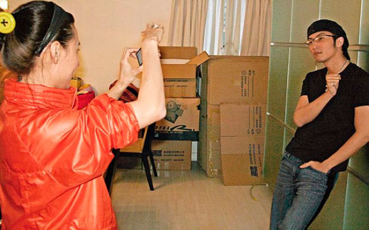 谢霆锋王菲牵手慢跑张柏芝复出挣钱 锋芝昔日