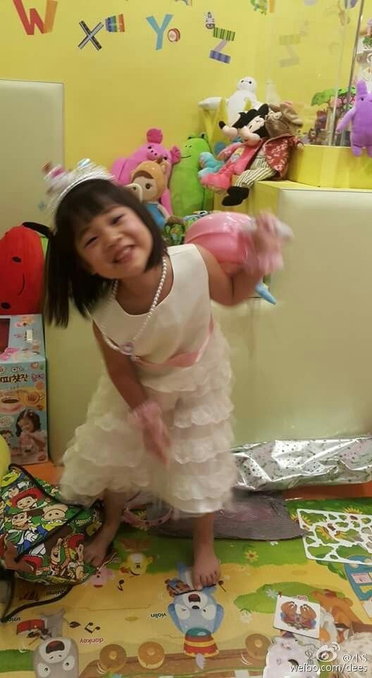 小S为女庆生范玮琪贾静雯现身 许老三变公举-