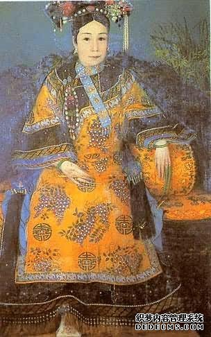 慈禧太后罕见老照片对比流传画像:真实长相究