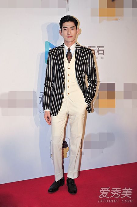 邓紫棋终于穿对了!杨幂唐嫣闺蜜比美