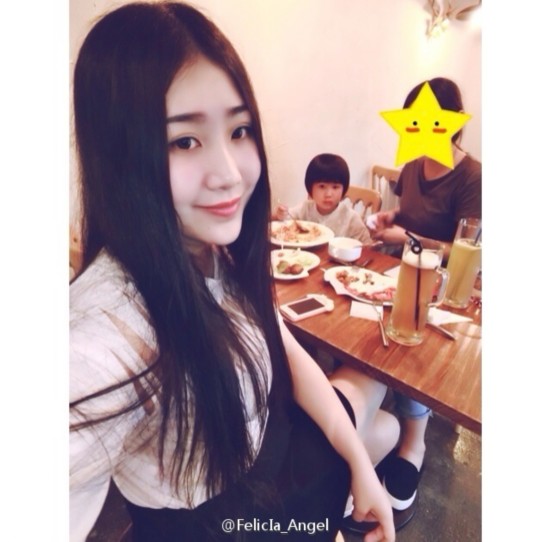 李小璐堂妹遭淘汰 唱歌跑调海量生活照曝光(组