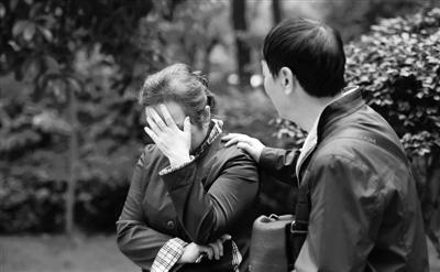 大妈花6.8万给女儿找对象 找专业团队策划 偶遇