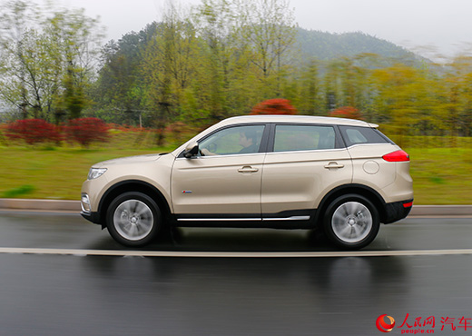 不容小觑的新选手 试驾吉利博越