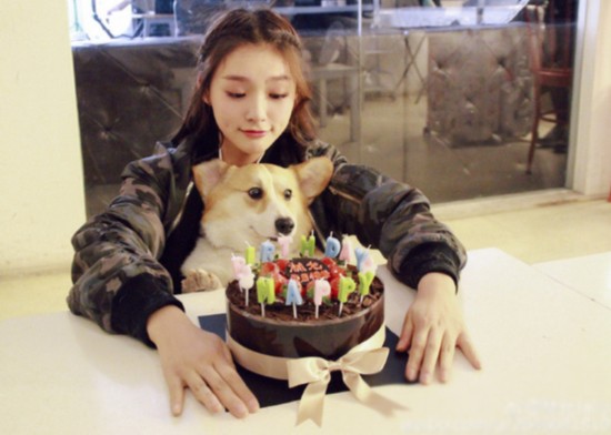 郭敬明为星女郎林允庆生 网友:冯绍峰在吗