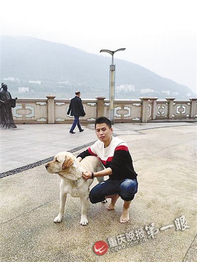 3条小狗跳进江中救出轻生女子(图)