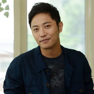 《太阳的后裔》徐大荣晋久已婚 晋久资料全曝光老婆背景令人乍舌