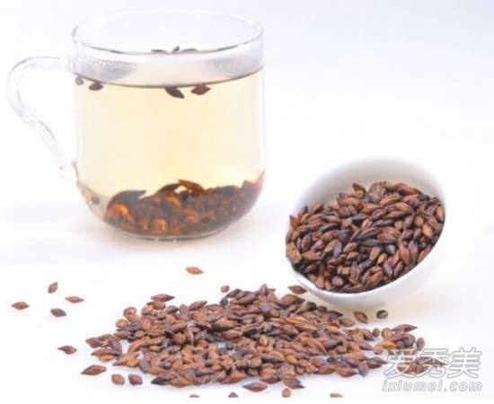 不爱喝水?试试喝大麦茶促进血液循环防脑中风