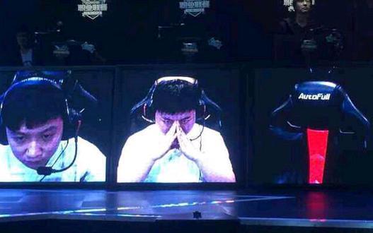 赛QG缺人直接判负EDG懵逼 Doinb遭处理UZI为