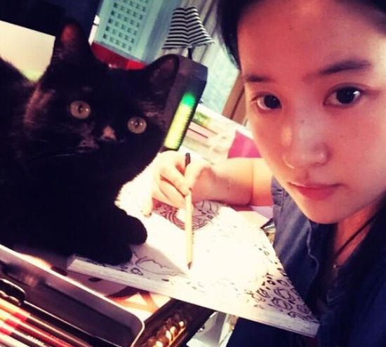 刘亦菲素颜画画美翻了 盘点素颜仍惊艳的女星